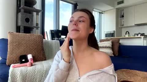 Nordic Belle online show from 04.21.26