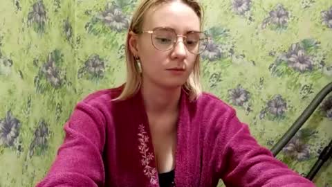 Snapshot of norinebaeza chatting on 10.23.25 Lola online show from 10.23.25