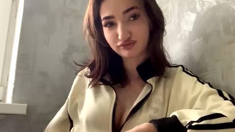 Snapshot of normanhandshoe chatting on 12.04.25 Rina online show from 12.04.25