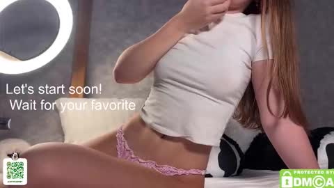 Snapshot of notecarret chatting on 10.16.25 notecarret online show from 10.16.25