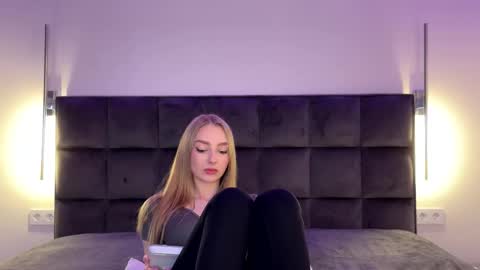 Snapshot of notelis chatting on 11.07.25 Goldie online show from 11.07.25