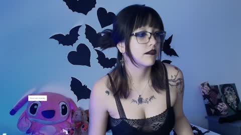 Snapshot of notre_dame1 chatting on 04.09.26 Notre online show from 04.09.26