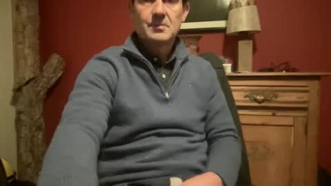 Snapshot of noux69 chatting on 11.22.25 noux69 online show from 11.22.25