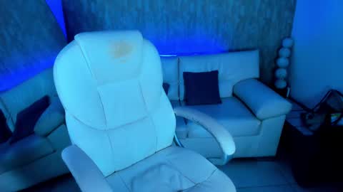 Snapshot of nova_sex1 chatting on 09.09.25 nova online show from 09.09.25