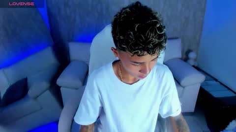 Snapshot of nova_sex1 chatting on 10.11.25 nova online show from 10.11.25