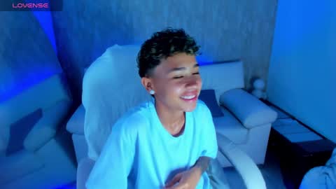 Snapshot of nova_sex1 chatting on 10.14.25 nova online show from 10.14.25