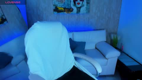 Snapshot of nova_sex1 chatting on 10.18.25 nova online show from 10.18.25