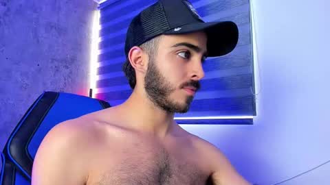 Snapshot of novacry chatting on 11.11.25 Nova online show from 11.11.25