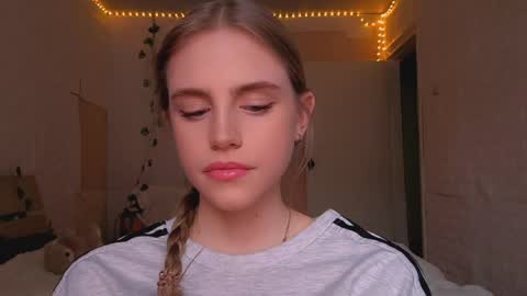 Mia Blake online show from 04.01.26