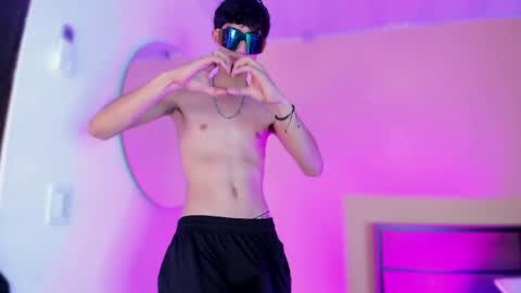 Snapshot of novawheeler chatting on 01.05.25 Nova online show from 01.05.25