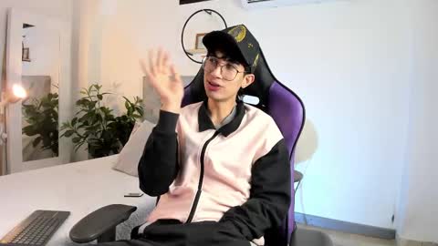 Snapshot of novawheeler chatting on 02.20.25 Nova online show from 02.20.25