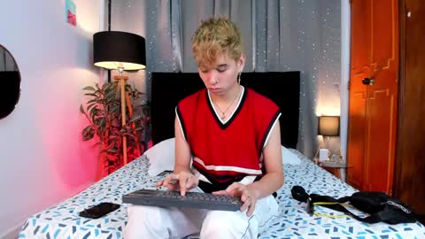 Snapshot of novaybrian chatting on 01.14.25 NovayBrian online show from 01.14.25