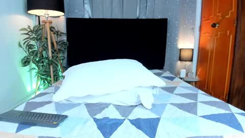 Snapshot of novaybrian chatting on 01.19.25 NovayBrian online show from 01.19.25