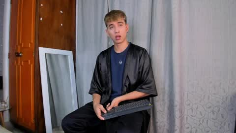 Snapshot of novaybrian chatting on 01.30.25 NovayBrian online show from 01.30.25