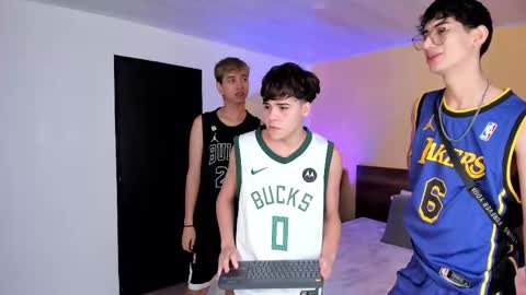 Snapshot of novaybrian chatting on 02.09.25 NovayBrian online show from 02.09.25