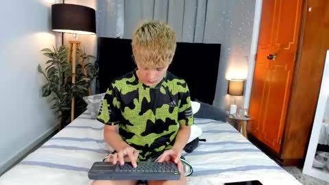 Snapshot of novaybrian chatting on 02.14.25 NovayBrian online show from 02.14.25