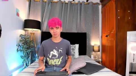 Snapshot of novaybrian chatting on 02.21.25 NovayBrian online show from 02.21.25