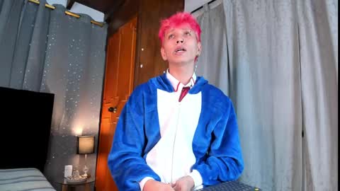 Snapshot of novaybrian chatting on 03.07.25 NovayBrian online show from 03.07.25