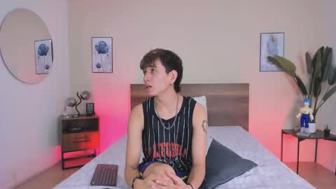 Snapshot of novaybrian chatting on 09.14.25 NovayBrian online show from 09.14.25