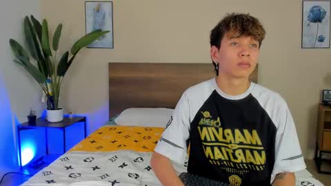 Snapshot of novaybrian chatting on 09.23.25 NovayBrian online show from 09.23.25