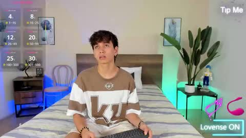 Snapshot of novaybrian chatting on 09.27.25 NovayBrian online show from 09.27.25