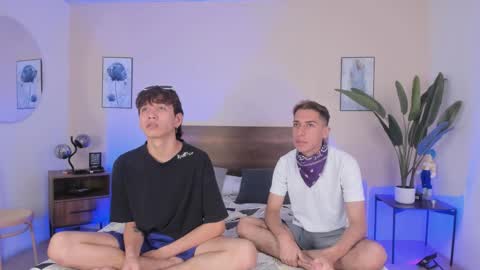 Snapshot of novaybrian chatting on 10.04.25 NovayBrian online show from 10.04.25