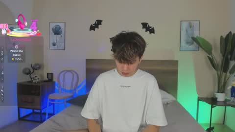 Snapshot of novaybrian chatting on 10.10.25 NovayBrian online show from 10.10.25