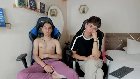 Snapshot of novaybrian chatting on 11.13.25 NovayBrian online show from 11.13.25