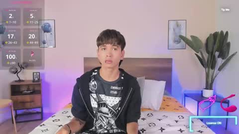 Snapshot of novaybrian chatting on 11.21.25 NovayBrian online show from 11.21.25