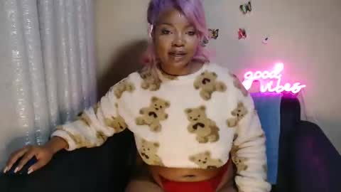 Snapshot of nudeberries515 chatting on 11.26.25 nudeberries515 online show from 11.26.25