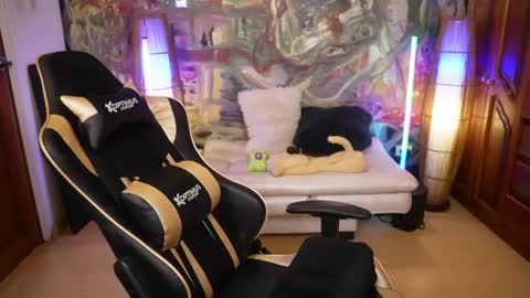 Claudia online show from 05.10.26