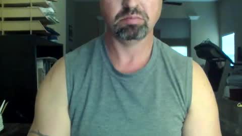 nvrenuff1979 online show from 11.05.25