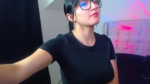 Snapshot of nyahmackenzie chatting on 01.11.25 NyahMackenzie online show from 01.11.25