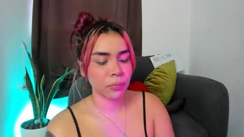 Snapshot of nyalgasai1 chatting on 11.15.25 Nia online show from 11.15.25