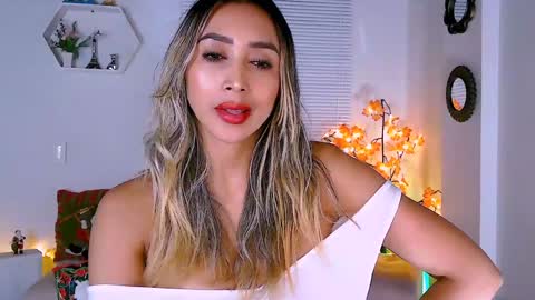 Nycole online show from 12.22.24