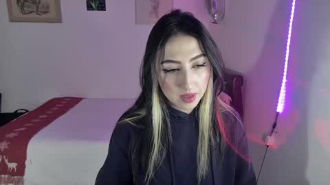 Snapshot of nymph_frida chatting on 12.05.24 Frida online show from 12.05.24