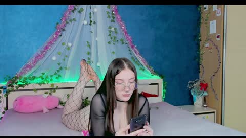 Snapshot of nymphalean chatting on 01.04.25 Kat online show from 01.04.25