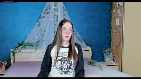 Snapshot of nymphalean chatting on 01.28.25 Kat online show from 01.28.25