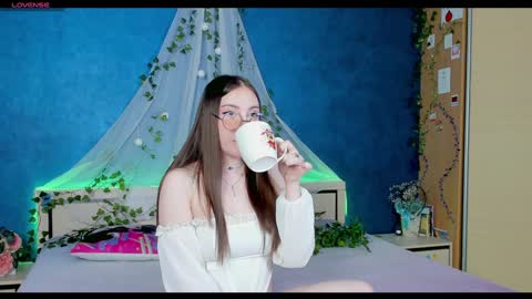 Snapshot of nymphalean chatting on 02.06.25 Kat online show from 02.06.25