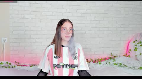 Snapshot of nymphalean chatting on 11.12.25 Kat online show from 11.12.25