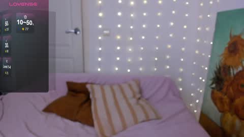 Snapshot of nymphobabee chatting on 12.08.24 crystal 3 online show from 12.08.24