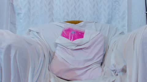 xionela gates online show from 01.12.25