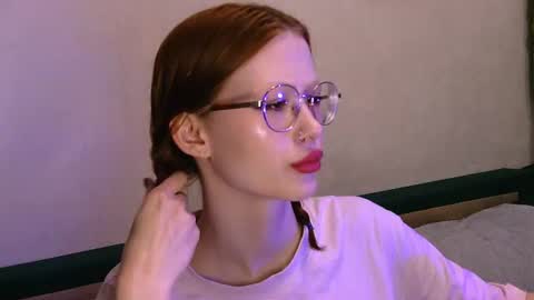 nyra_thira online show from 07.04.26