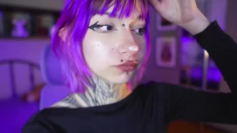 Snapshot of nyx_dolll chatting on 11.30.25 Nyx Doll online show from 11.30.25