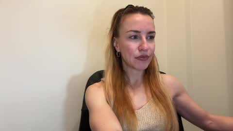 Snapshot of nyxelia_ chatting on 04.23.26 Anastasia online show from 04.23.26