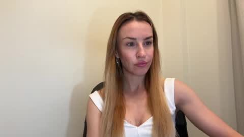 Snapshot of nyxelia_ chatting on 05.06.26 Anastasia online show from 05.06.26