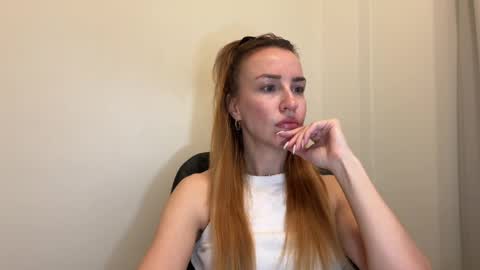 Snapshot of nyxelia_ chatting on 05.07.26 Anastasia online show from 05.07.26