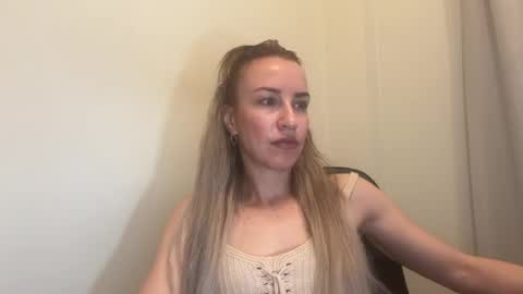 Snapshot of nyxelia_ chatting on 05.22.26 Anastasia online show from 05.22.26