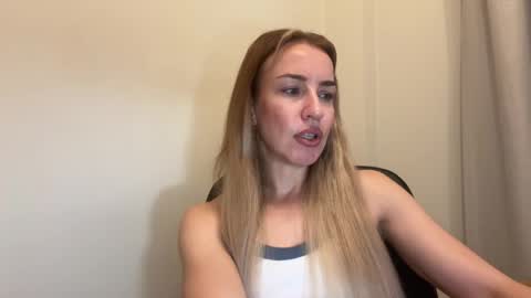 Snapshot of nyxelia_ chatting on 05.29.26 Anastasia online show from 05.29.26