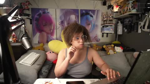 Snapshot of nyxraven chatting on 12.31.24 NyxRaven online show from 12.31.24